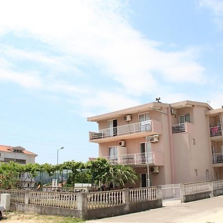 Apartments Petricevic Сутоморе Екстериор снимка