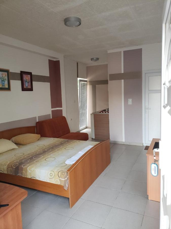 Apartments Petricevic Сутоморе Екстериор снимка