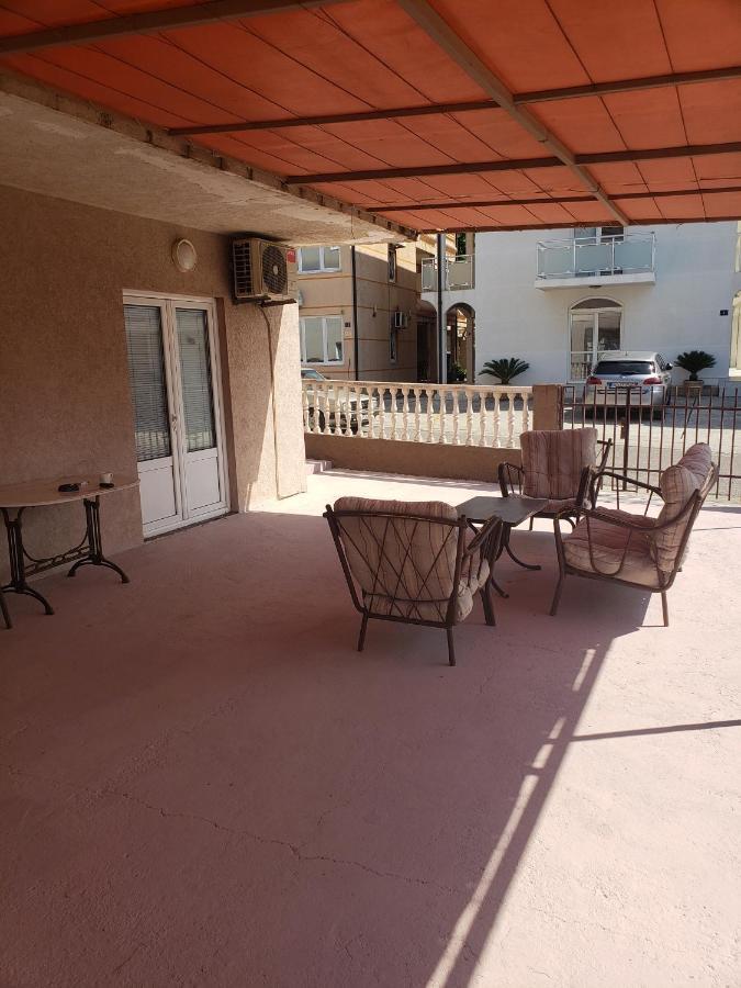 Apartments Petricevic Сутоморе Екстериор снимка